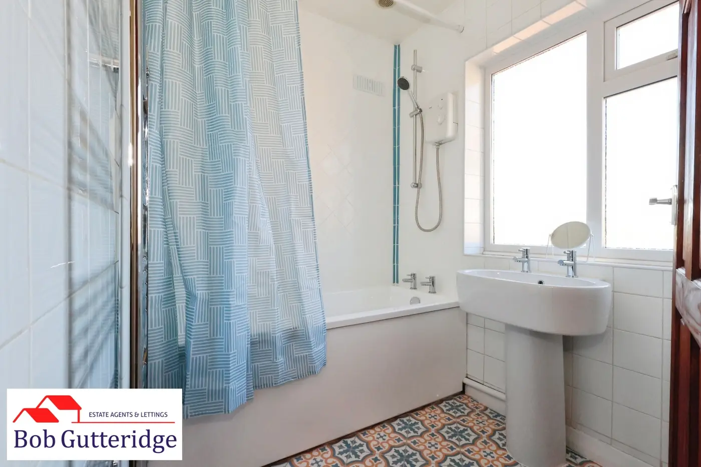 FIRST FLOOR BATHROOM