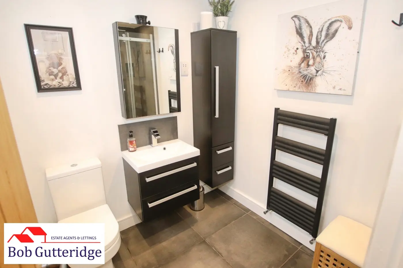 GROUND FLOOR SHOWER ROOM
