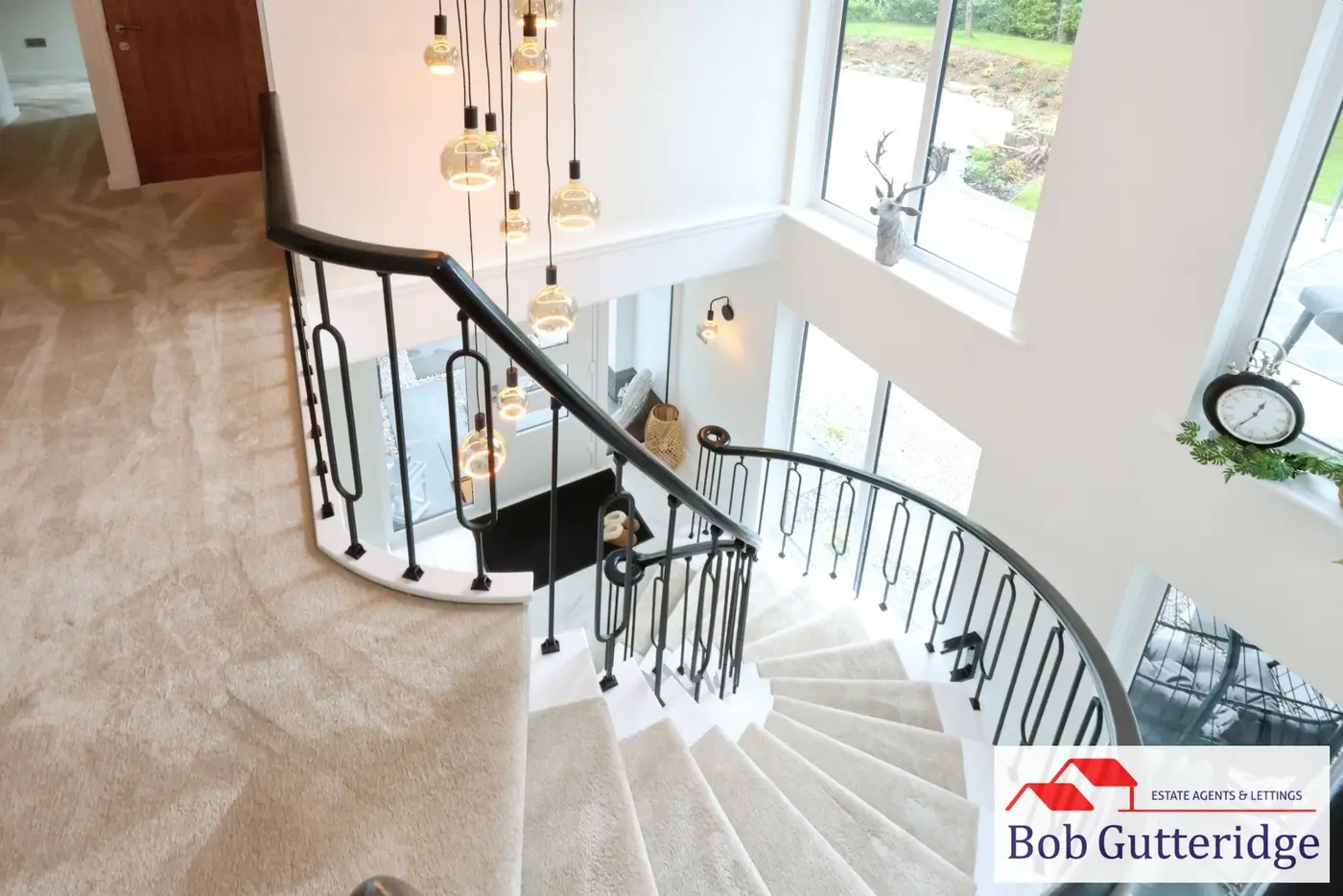 FIRST FLOOR LANDING