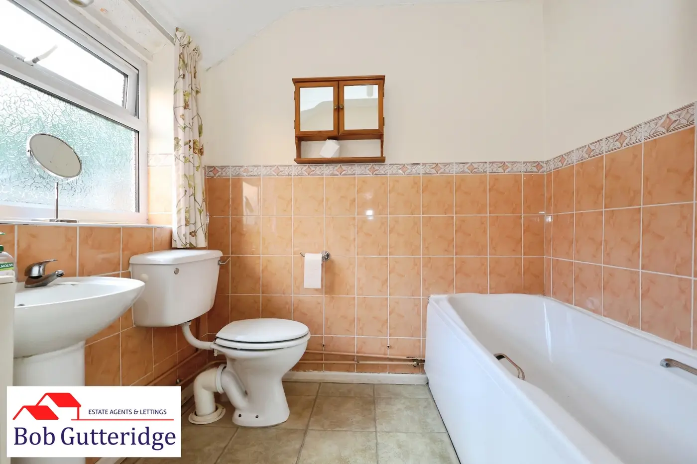 GROUND FLOOR BATHROOM