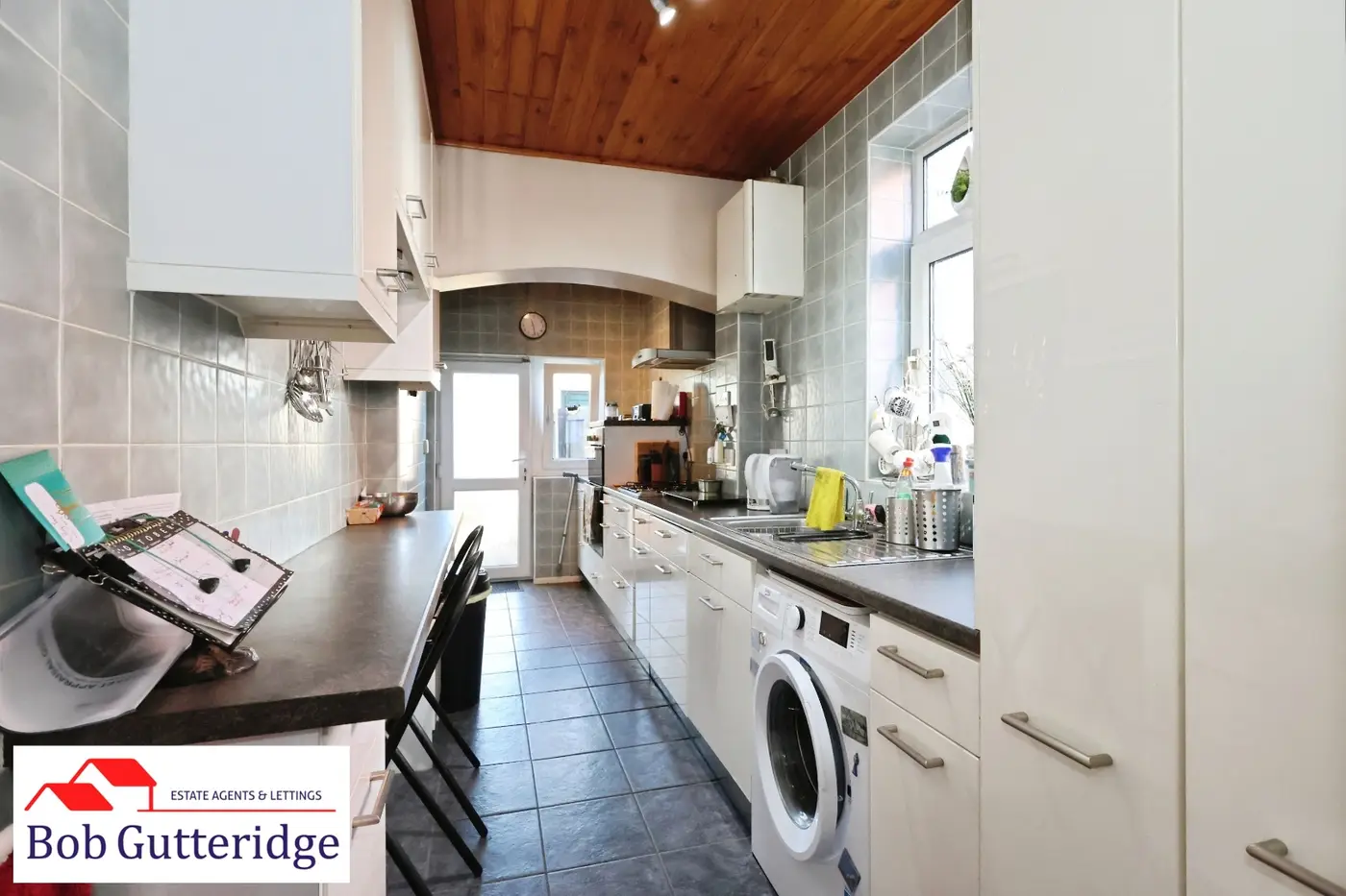 EXTENDED FITTED KITCHEN