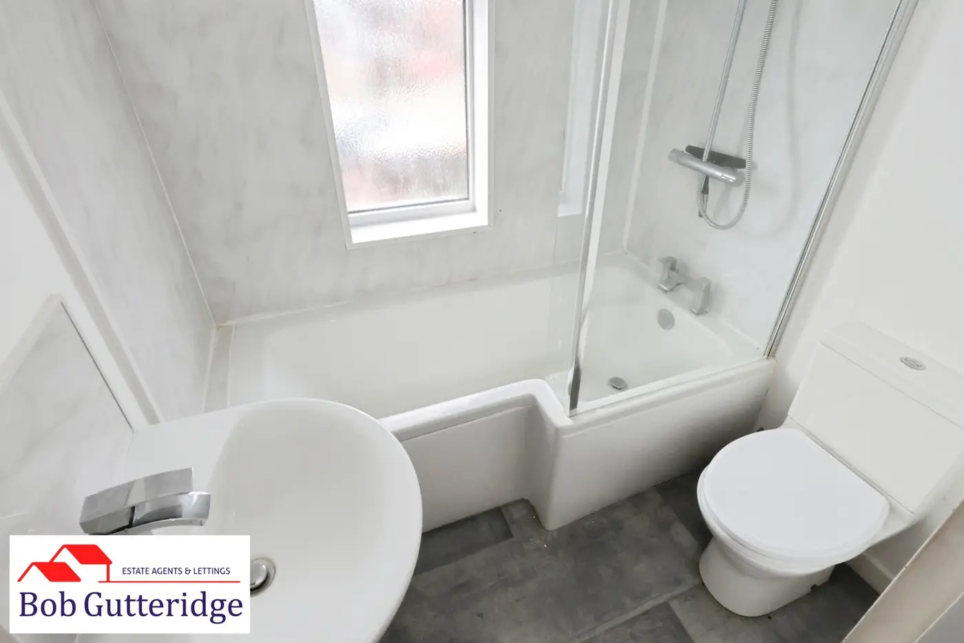 FIRST FLOOR BATHROOM
