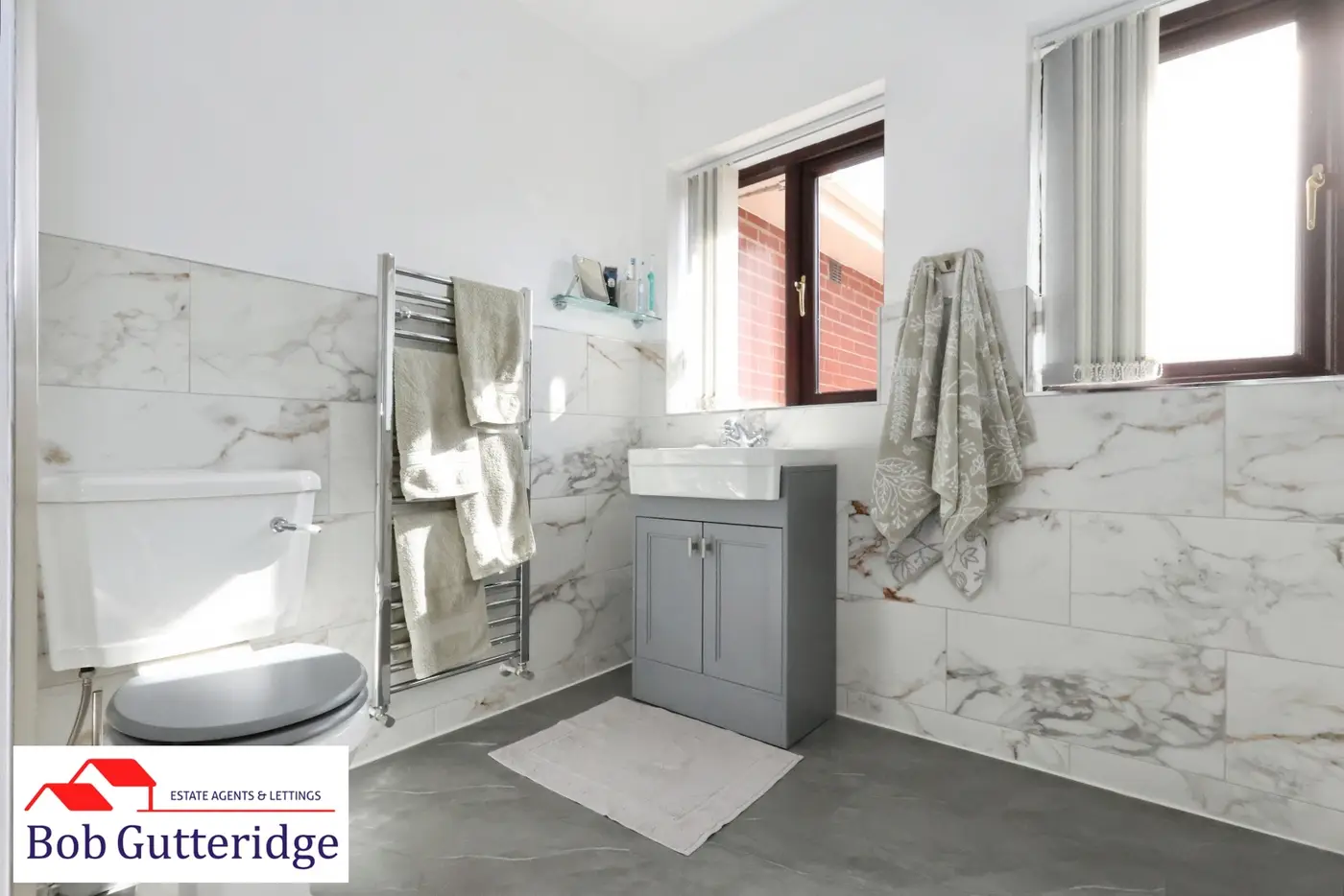 MODERN SHOWER ROOM