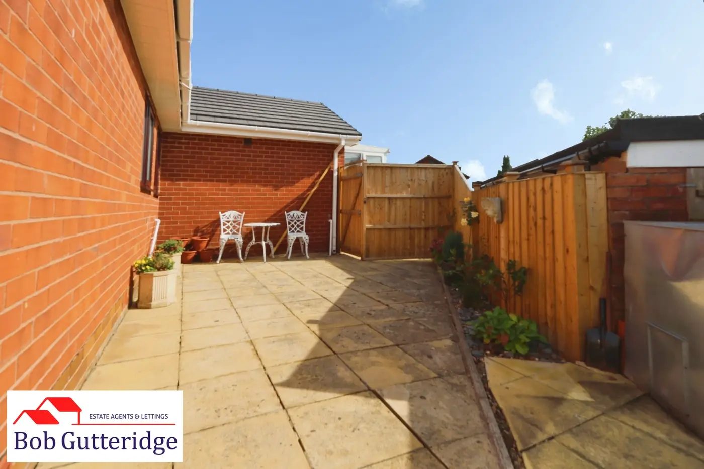 SIDE COURTYARD