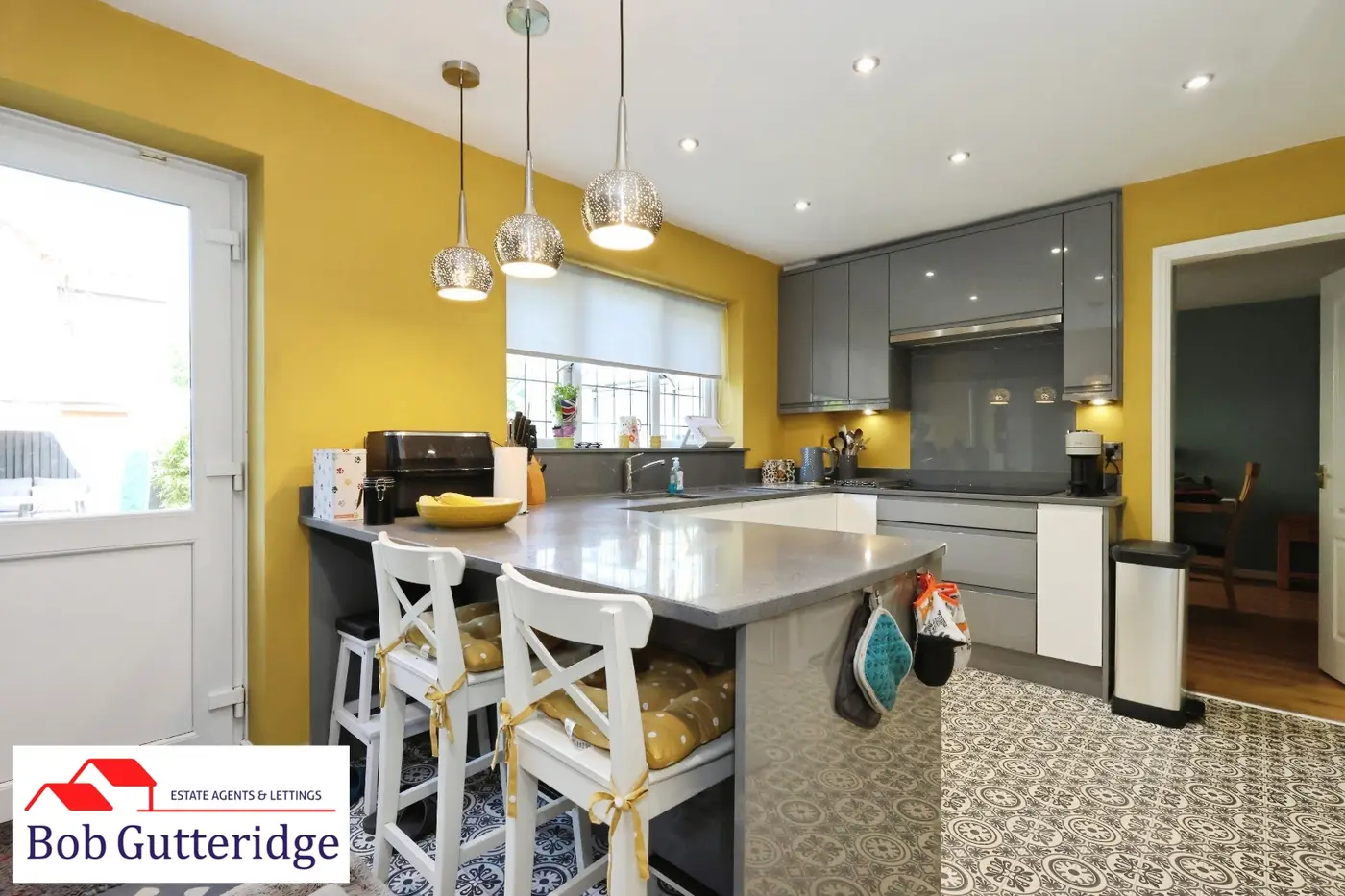 MODERN FITTED KITCHEN / BREAKFAST ROOM