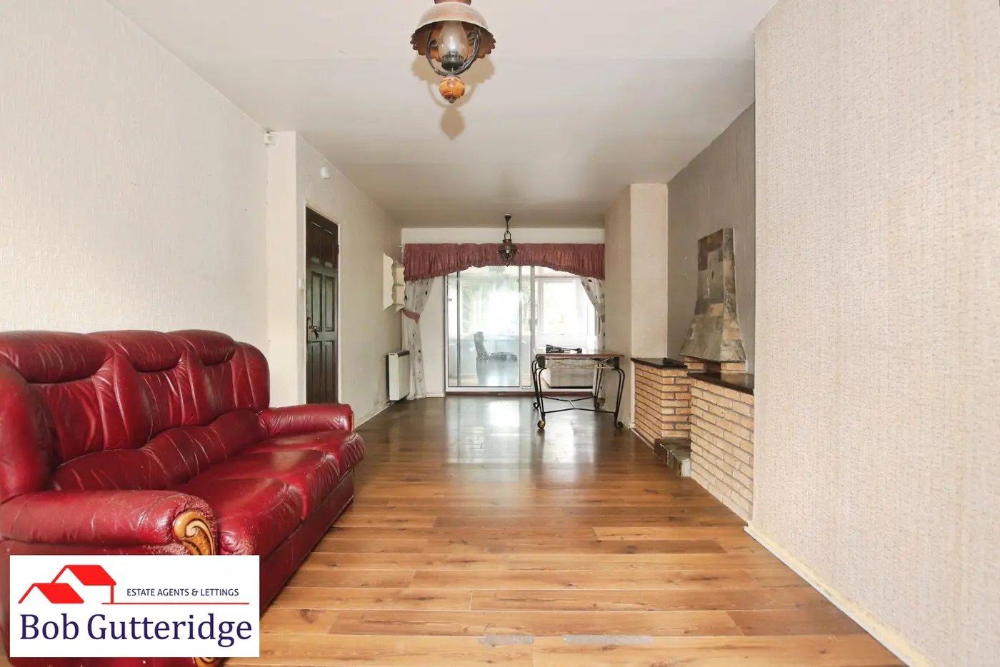 THROUGH LOUNGE / DINER