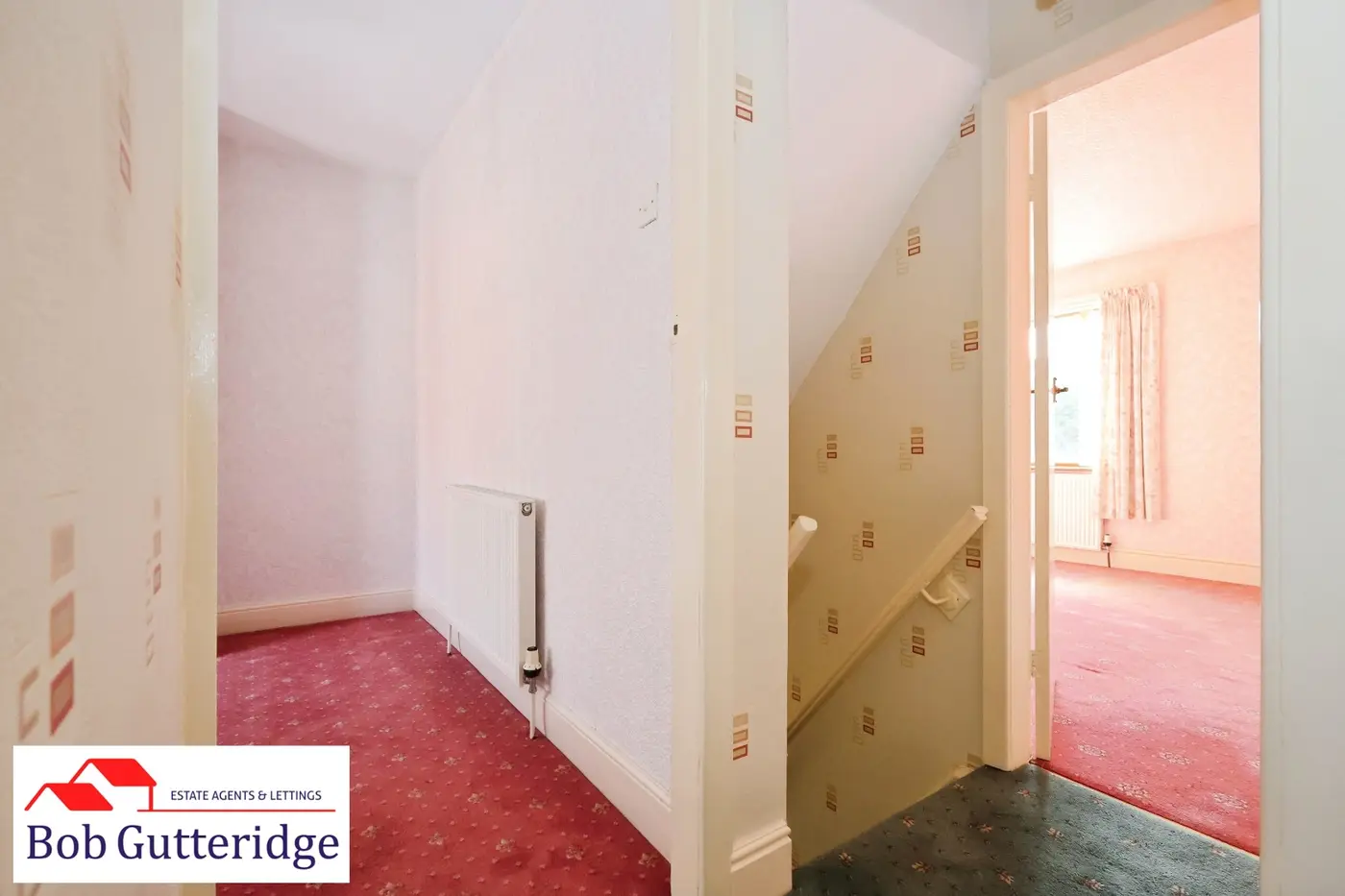 FIRST FLOOR LANDING