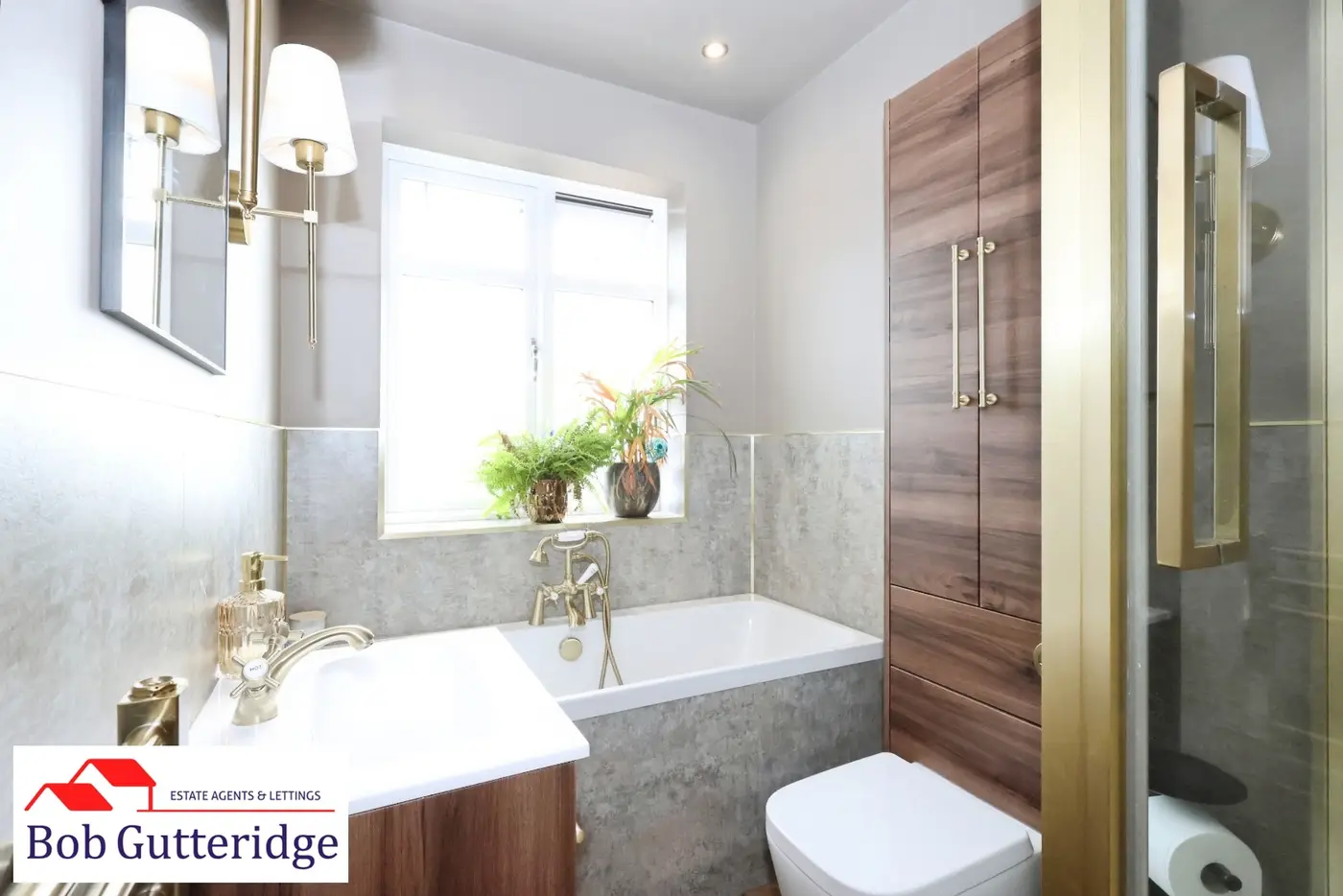 LUXURY FOUR PIECE FIRST FLOOR BATHROOM