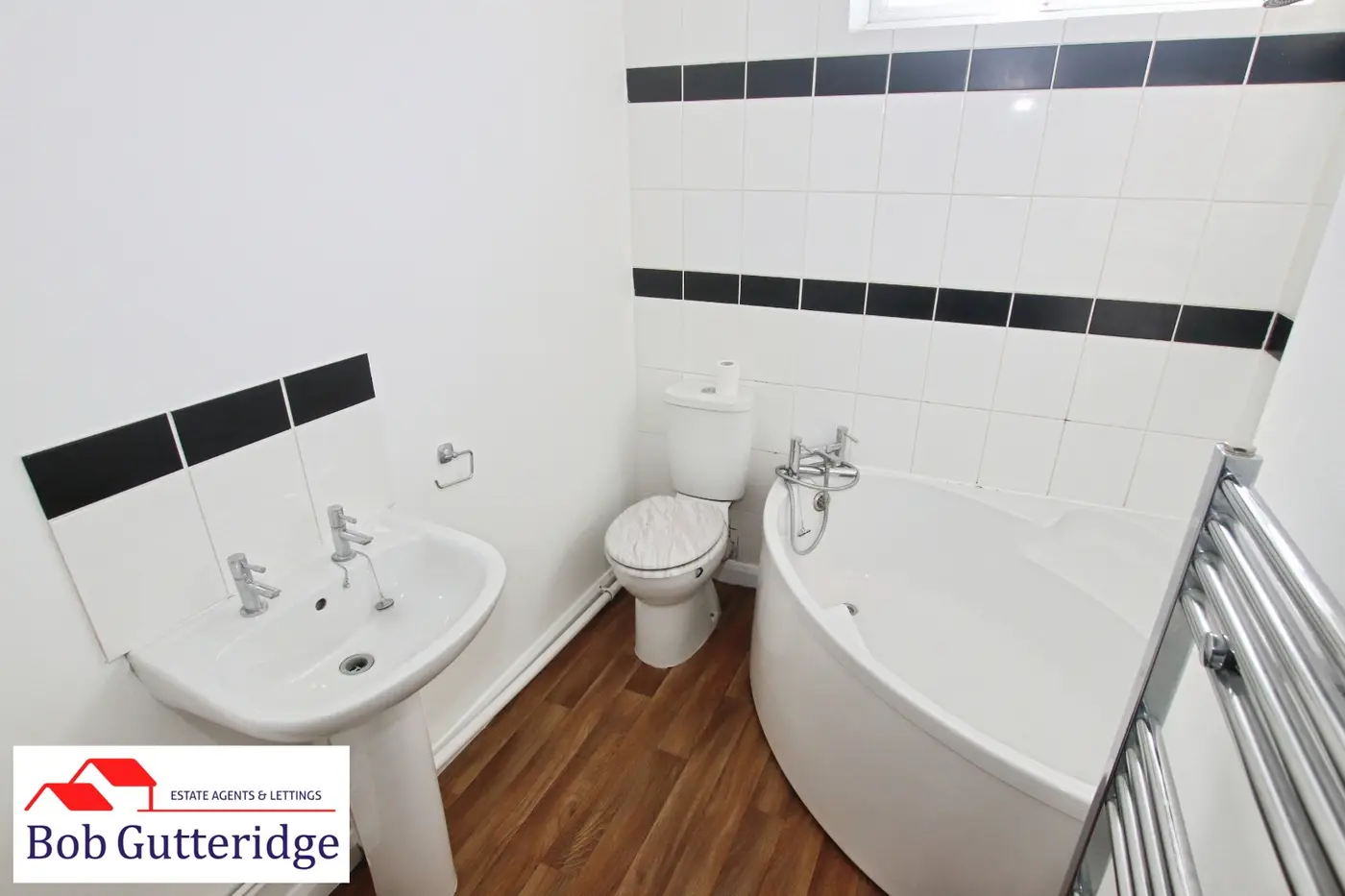 FIRST FLOOR BATHROOM